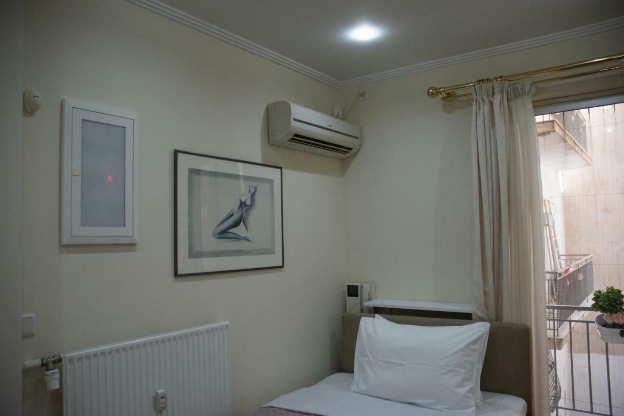 Luxurious Apartment In Central Атина Екстериор снимка