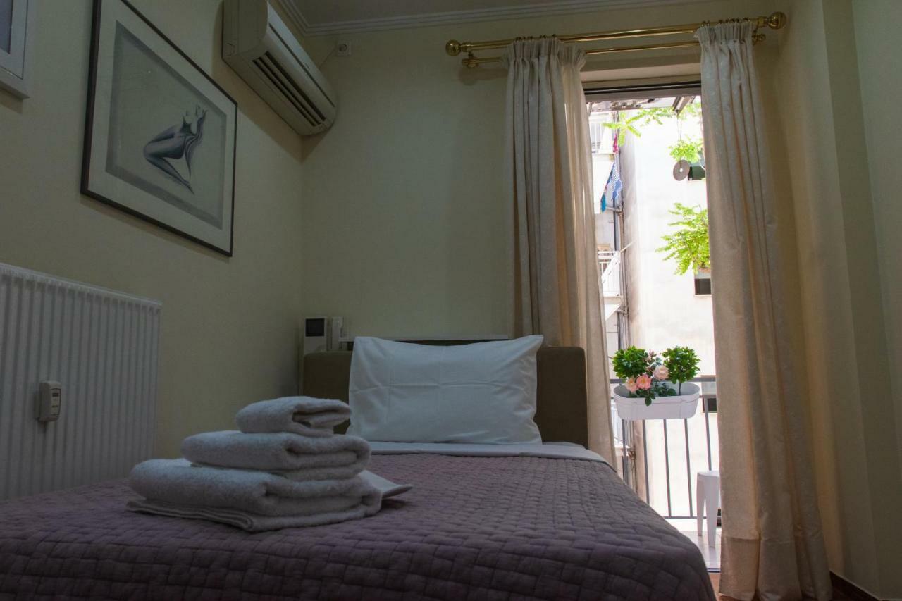 Luxurious Apartment In Central Атина Екстериор снимка