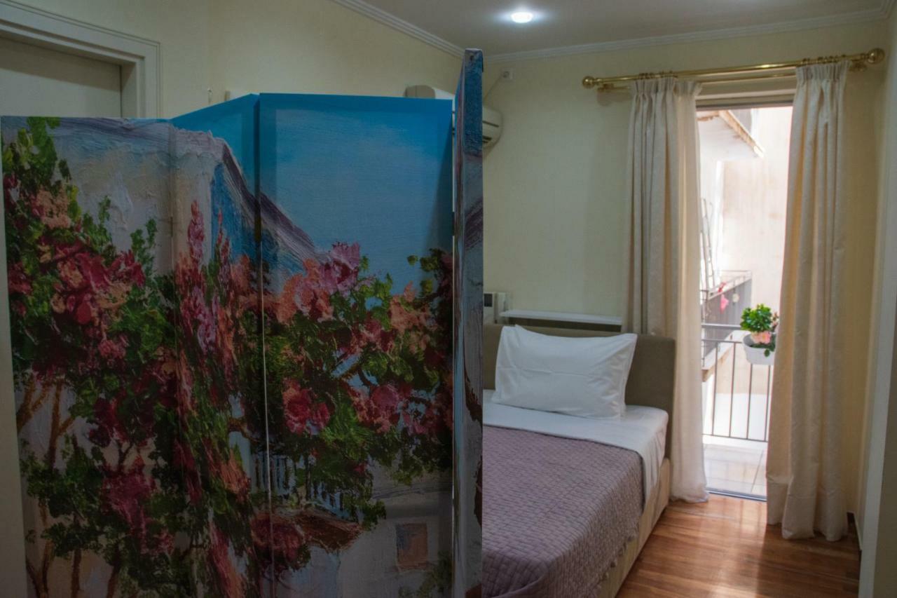 Luxurious Apartment In Central Атина Екстериор снимка